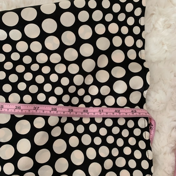 (Connected apparel) Woman’s dress with satin Skirt and a stretch on top - Picture 15 of 16